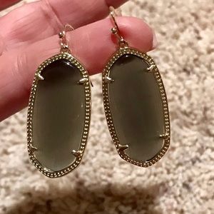 KENDRA SCOTT- Elle gold drop earrings